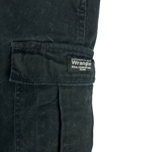 Wrangler Mens Relaxed Fit Black Cargo Pants Size 44x30 Cotton Durable Work Wear - Picture 2 of 5